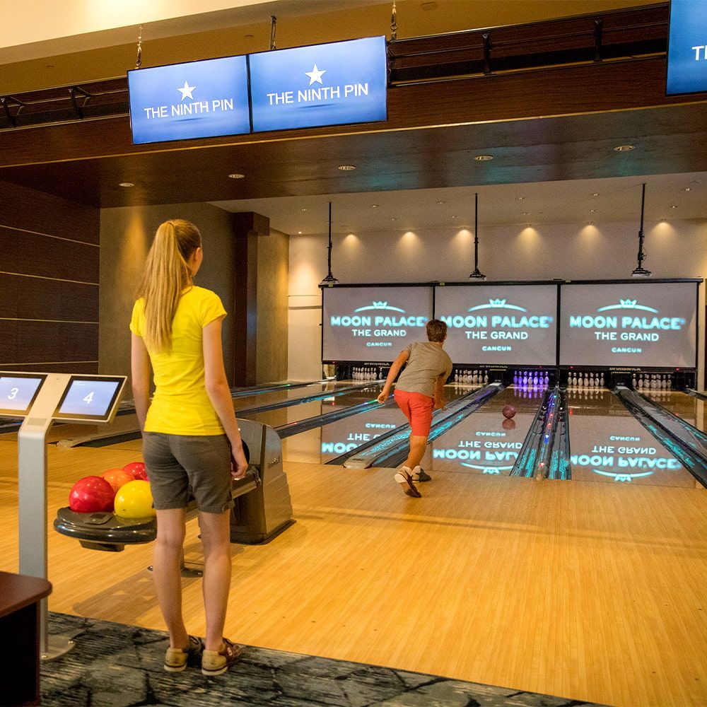 Bowling, drinks and snacks | Moon Palace The Grand - Cancun