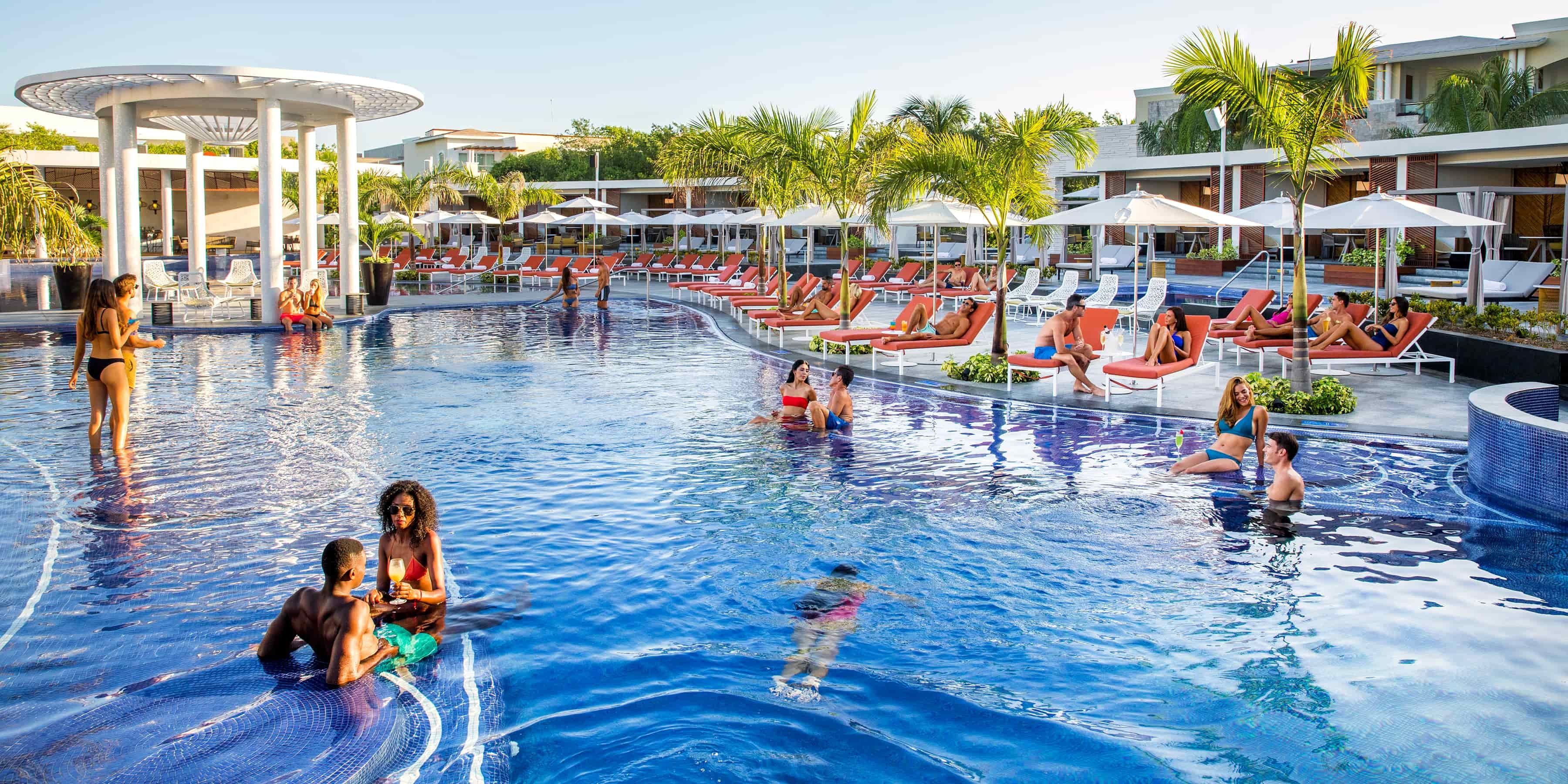 Adult-only Pool Bar | Moon Palace The Grand – Cancun®